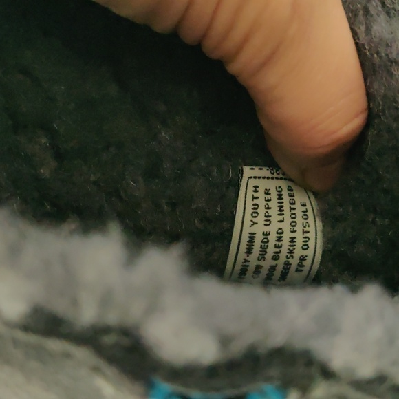 New! 1901Y Bearpaw Boots Girls Mimi Youths Suede Rubber Sole - Picture 9 of 12